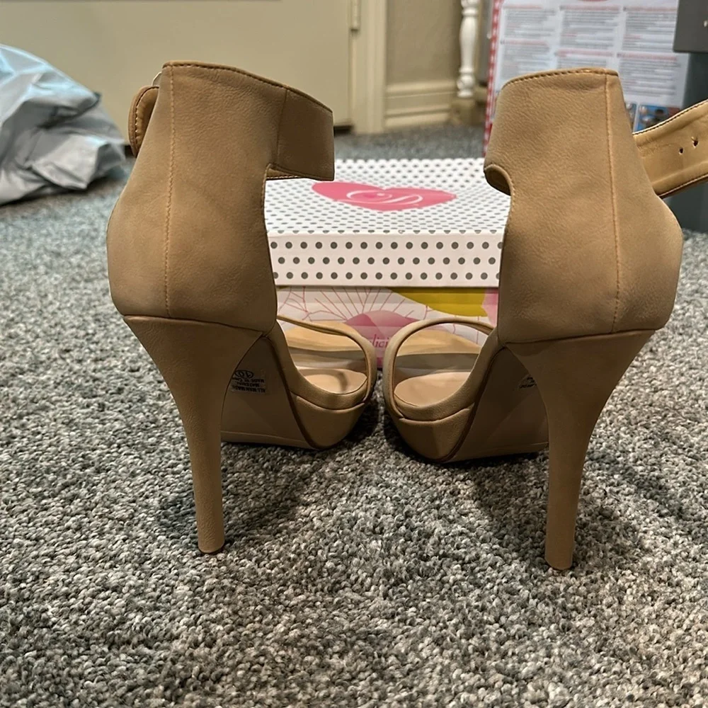 NWT Tan Heel Shoes with buckle. Size 10 & 8.5
